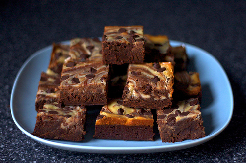 Cheesecake-marbled brownies