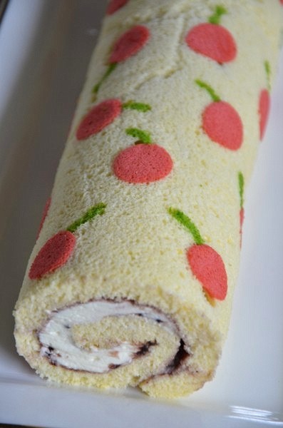 Decorated Swiss roll recipe | Eat Your Books