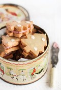 Ginger shortbread with cherry icing