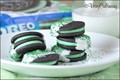 (St. Patrick’s Day) chocolate dipped mint Oreos