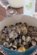 Steamed clams with garlic and chives